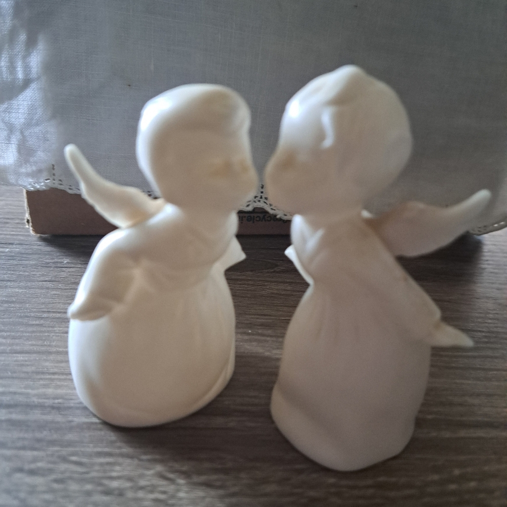 Vintage BISQUE Porcelin Kissing Angels